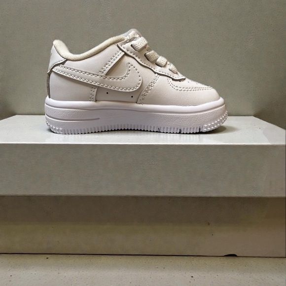 Nike Other - Nike force 1 low easyon size 4C children’s shoes